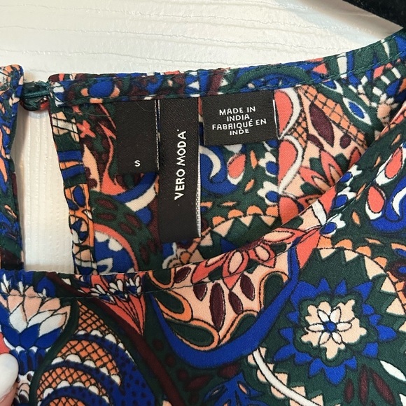 4/$20 Vero Moda paisley long sleeve scoop neck light pink and navy blouse size S - Picture 8 of 8